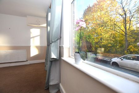 3 bedroom House To Let - Photo 3