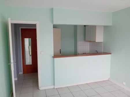 Location Appartement 2 pièces 32m² - Photo 3