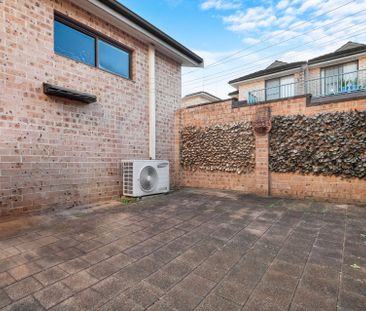 Conveniently Located! - Photo 1