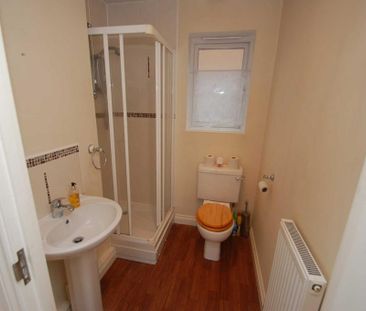 1 bedroom coach house to rent - Photo 5