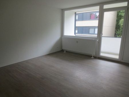 Reinkommen und Wohlfühlen: großzügige 3-Zimmer-Wohnung - Photo 3