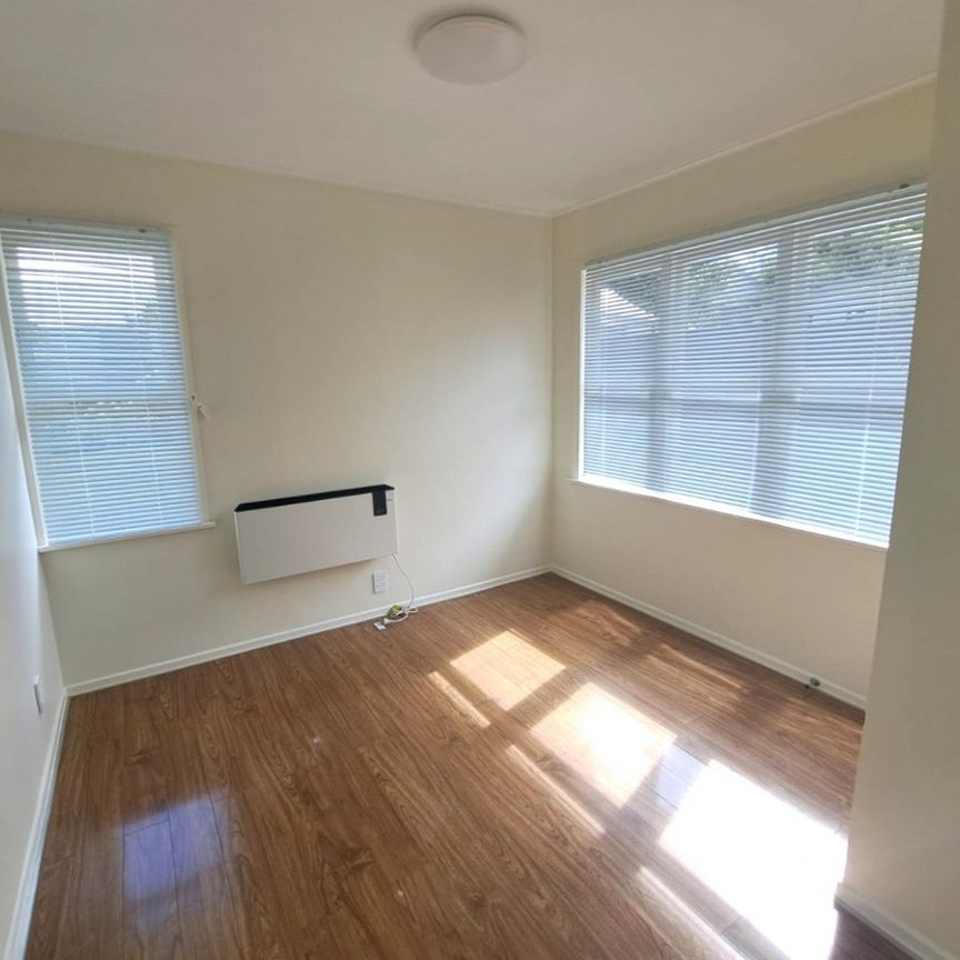 6 Wharf Road, Te Atatu Peninsula - Photo 1