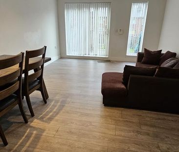 3 bedroom semi-detached house to rent - Photo 2