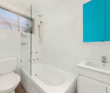 Modern Two Bedroom Apartment - Photo 3