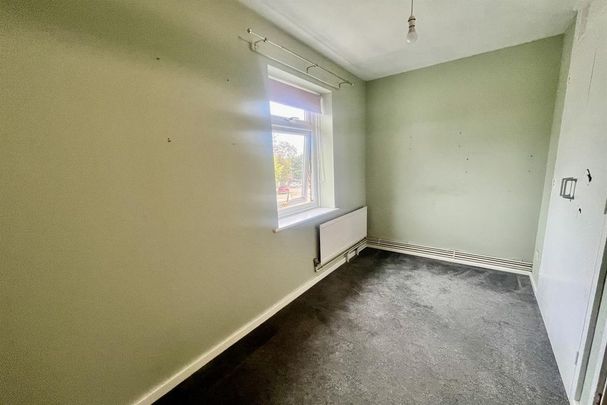 2 bedroom end of terrace house to rent - Photo 1