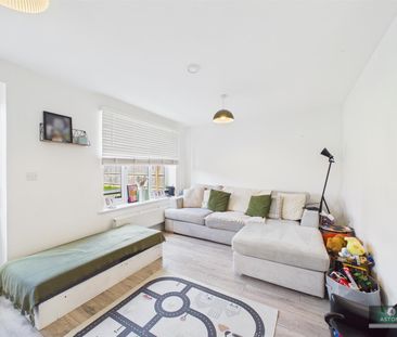 Primula Close, Forgewood - Photo 1