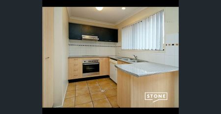 Modern 3-Bedroom Villa in Prime Eight Mile Plains Location - Photo 4
