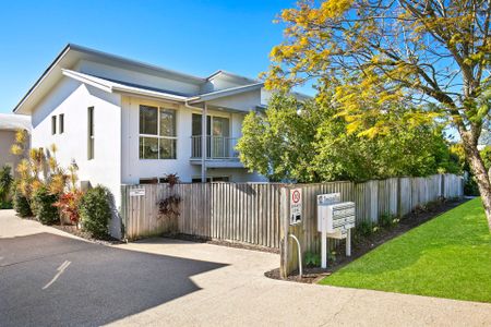 Modern Townhouse Located in the Heart of Maroochydore&excl; - Photo 5