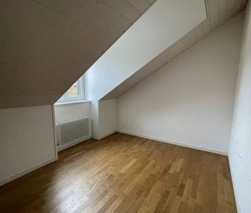 Appartement de 4.5 pièces, d'env. 90m2 au 3ème étage - Photo 2