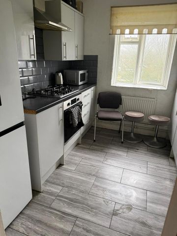 1 bedroom in a house share to rent - Photo 5