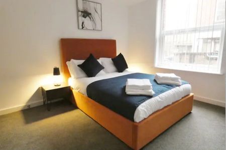 Cross Street , - Photo 5