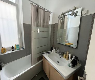 Location Appartement 3 pièces 46m² LILLE 59000 - Photo 3