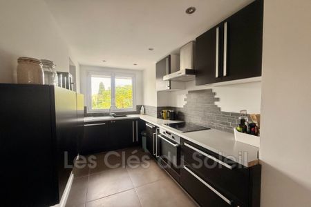 Location Appartement 3 pièces 59m² LA VALETTE DU VAR 83160 - Photo 5