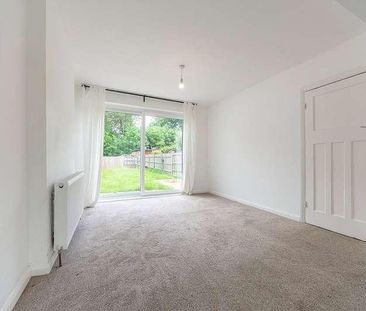 Hillcross Avenue, Morden, Surrey, SM4 - Photo 3