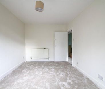 3 bedroom apartment to rent - Photo 4