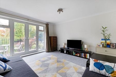 2 bedroom flat to rent - Photo 2