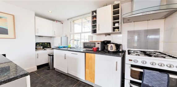 Modern Apartment - Photo 2