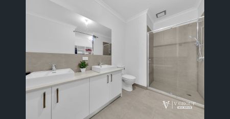 Prime Location Family Home with Solar System. - Photo 4