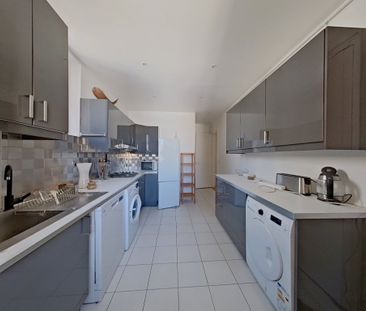 Location Appartement 3 pièces Meublé 96m² PARIS 19ème - Photo 6