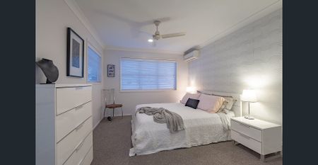 NOOSAVILLE, WALK TO EVERYTHING. - Photo 3