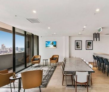 South Melbourne, The Place To Be! Pet friendly! - Photo 2