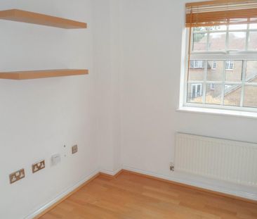 3 bedroom terraced house to rent - Photo 6