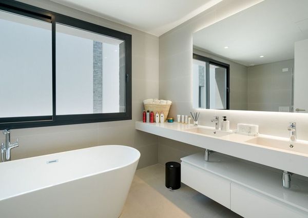 4 bedroom luxury Villa for rent in Marbella Del Este, Spain
