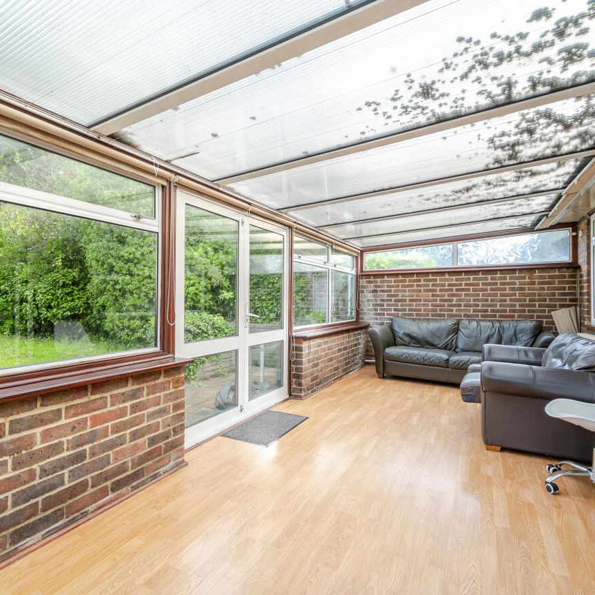 4 bedroom semi-detached bungalow to rent - Photo 1