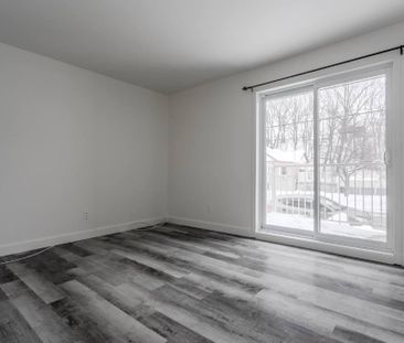 Beau 4 1/2 au 1er étage disponible le 1er juillet 2026. - Photo 1