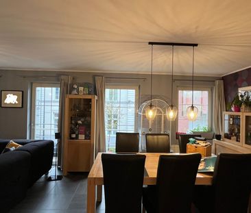 Lichtrijk appartement met 2 slaapkamers en terras – 1ste verdieping... - Foto 3