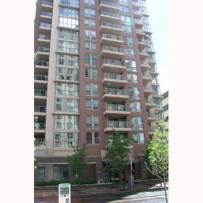 Exquisite 2 bedroom 2 bath condo located in downtown West! - Photo 4