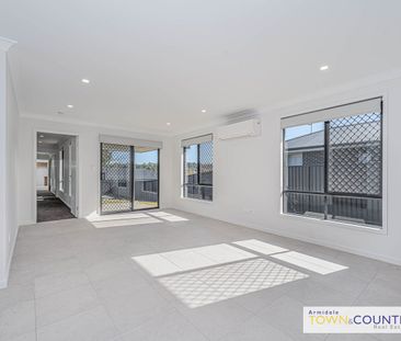 4A Niagara St is your next home! This beautiful, newly built house ... - Photo 1