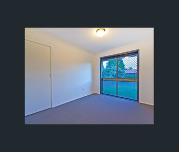 Modern Living: Cozy 3-Bedroom Home with Easy Commute Options! - Photo 3