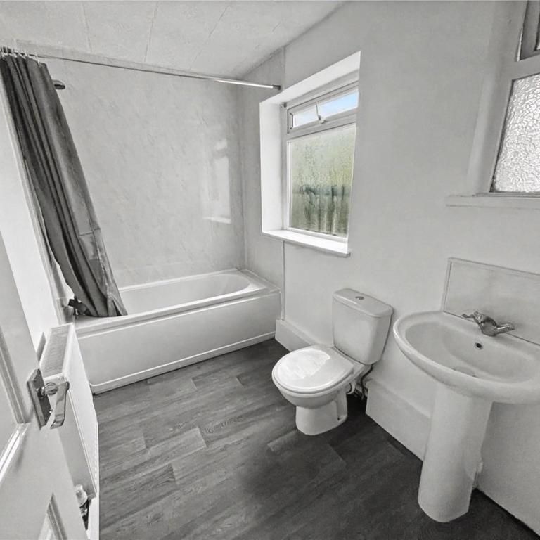 3 bedroom terraced house to rent - Photo 1