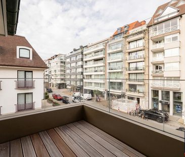 Ruim (155 m²) gemeubeld 3 SK appartement in hartje Zoute - Photo 2