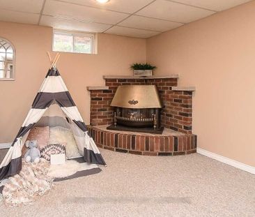For Lease - 23 Woodsview Avenue, Grimsby, Ontario - Photo 1