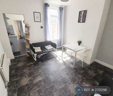 4 bedroom terraced house to rent - Photo 3