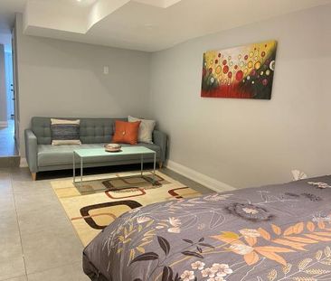 Furnished Studio at Bloor/Lansdowne • Utilities Incl • Walk to Subway - Photo 1