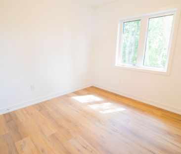 COZY 2 BEDROOM CONDO IN NIAGARA FALLS!! - Photo 4