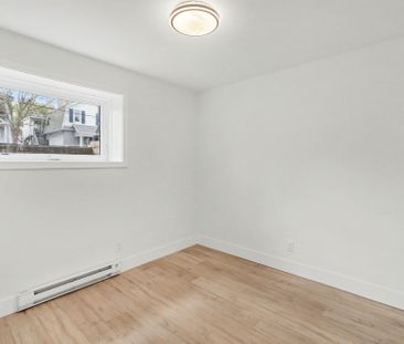 For Lease - 61 Pinehurst Avenue Unit# A, West Centre Town, Ontario - Photo 3