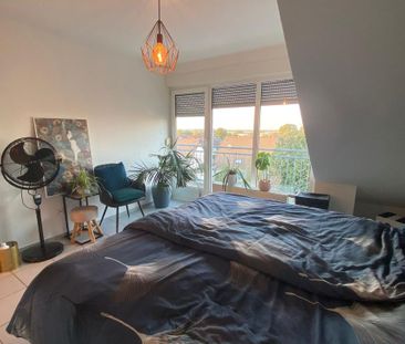 Lichtdurchflutete Dachgeschoß Wohnung mit 2 Balkonen - Photo 1