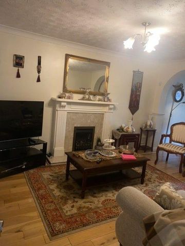 5 bedroom detached house to rent - Photo 2