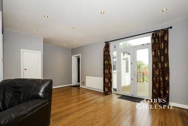 4 bedroom terraced house to rent - Photo 1