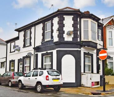 2 bedroom maisonette to rent - Photo 6