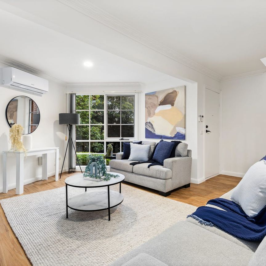 Stylish, Spacious & Perfectly Positioned - Photo 1