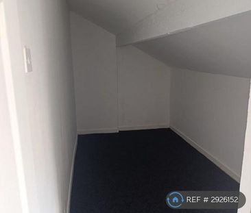 3 bedroom flat to rent - Photo 5