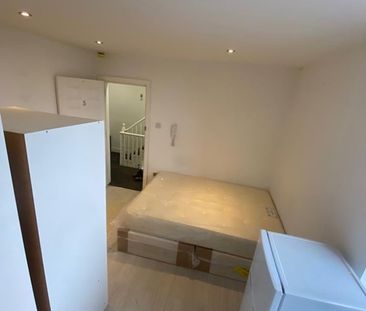 Studio Flat, Quadrant Road, CR7 - Photo 2