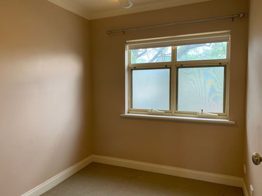 Lovely 3 Bedroom Townhouse in a Cosy Group of 3&excl; - Photo 1