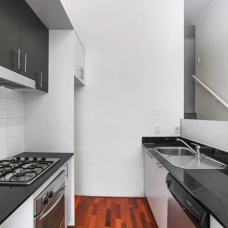 MGM MARTIN - TWO BEDROOM APARTMENT - Photo 3