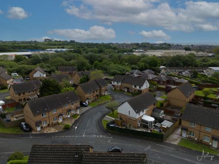 Clos Cilsaig, Llanelli, SA14 - Photo 2